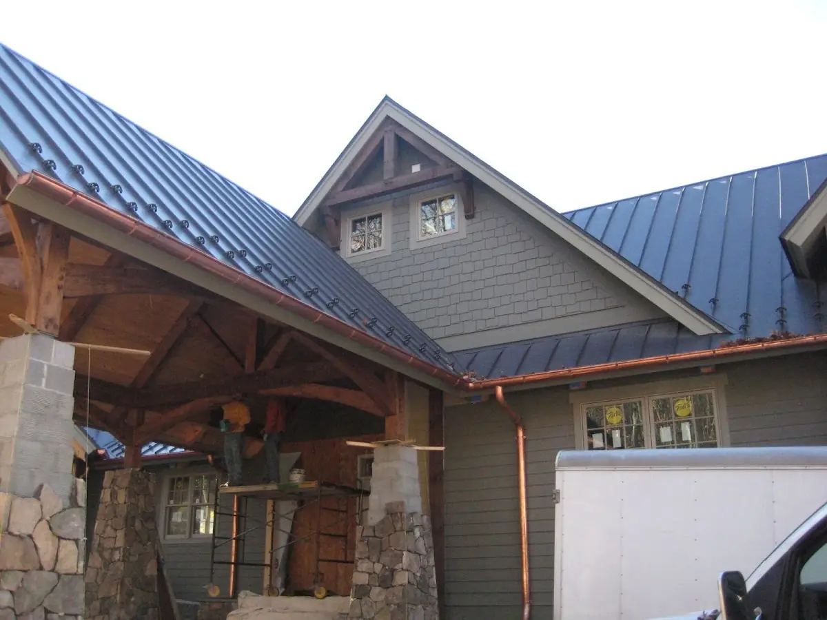 Craftsman Roofing team delivering quality roofing work in Country Club Hills
